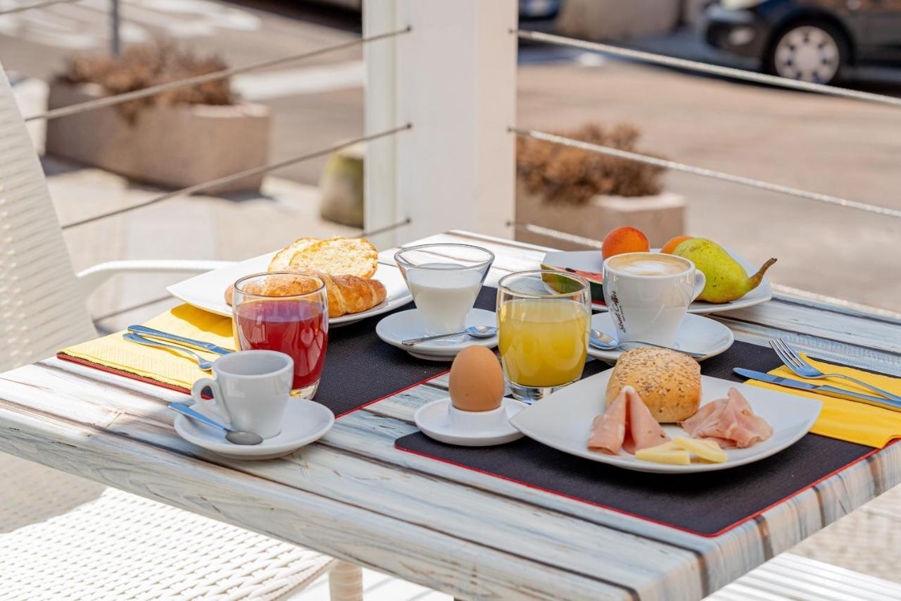 Hotel Marinaro Santa Teresa Gallura Zewnętrze zdjęcie